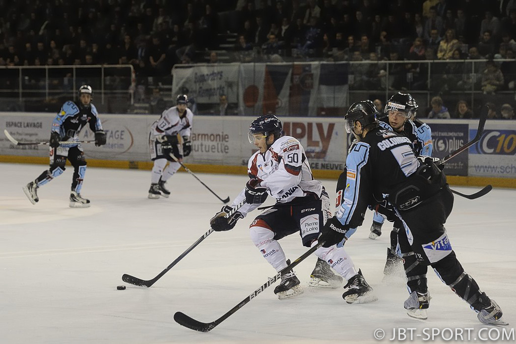 Coupe de France ( 16e de finale )
Tours-Angers 03-07
Tours Leader groupe B Division 2
Angers Leader Ligue Magnus