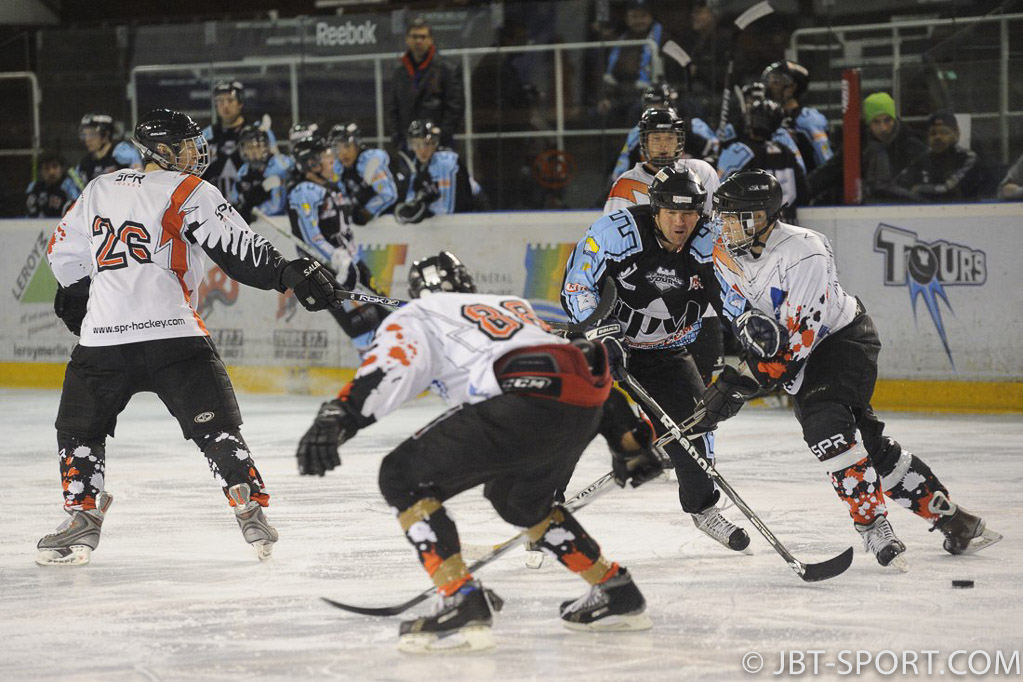 Tours2 - Niort   08-00
( 3e Division )