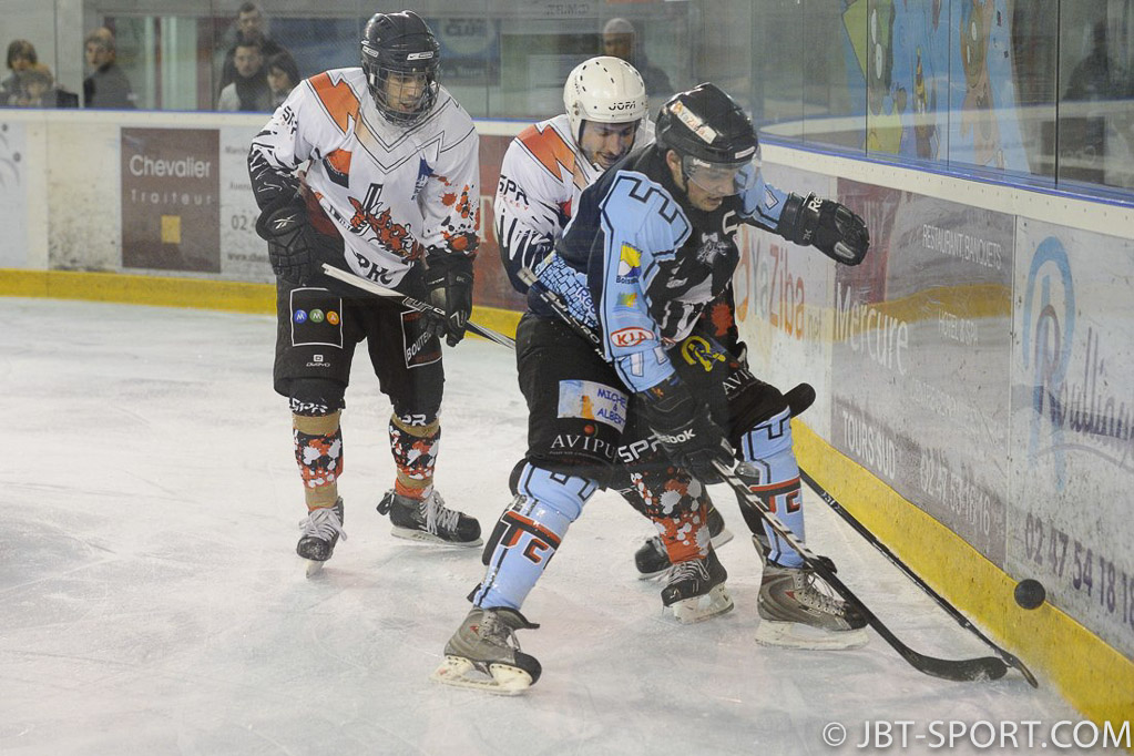 Tours2 - Niort   08-00
( 3e Division )