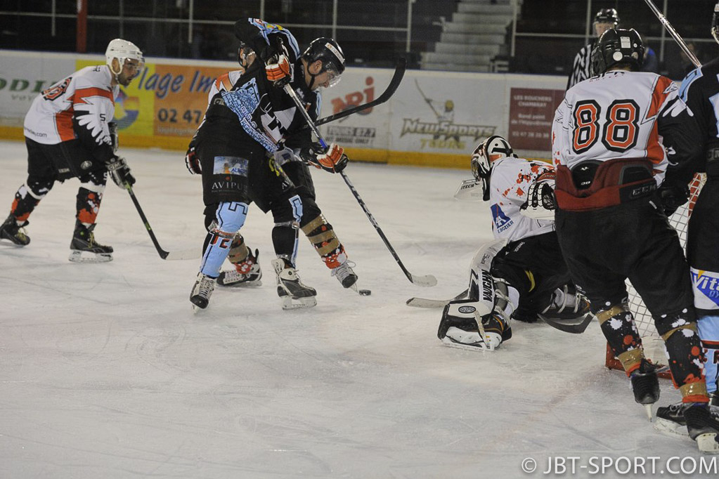 Tours2 - Niort   08-00
( 3e Division )