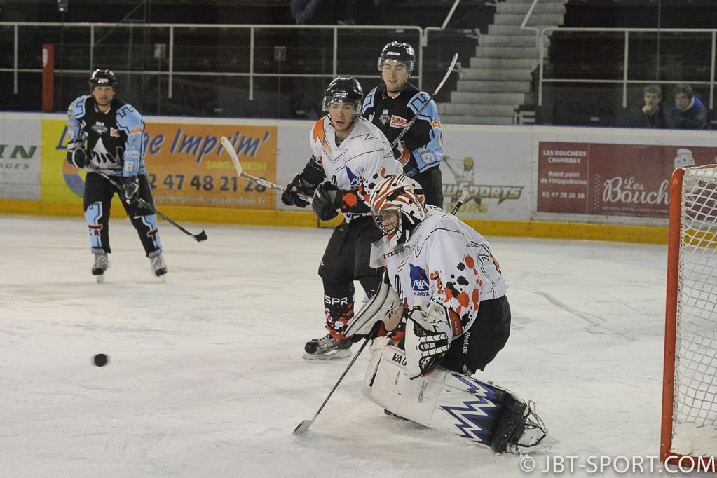 Tours2 - Niort   08-00
( 3e Division )