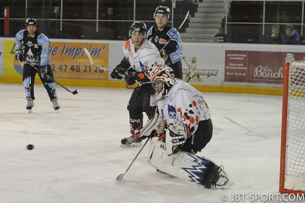 Tours2 - Niort   08-00
( 3e Division )