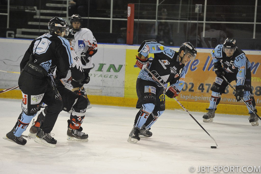 Tours2 - Niort   08-00
( 3e Division )