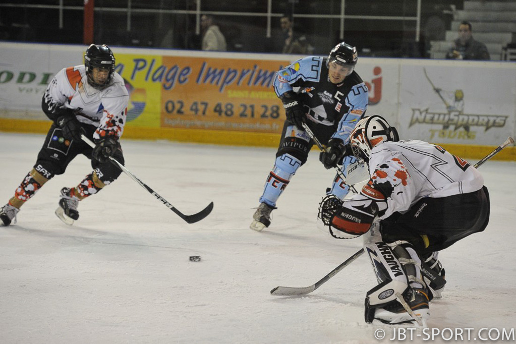 Tours2 - Niort   08-00
( 3e Division )