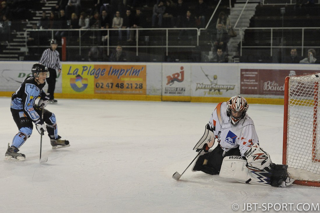 Tours2 - Niort   08-00
( 3e Division )