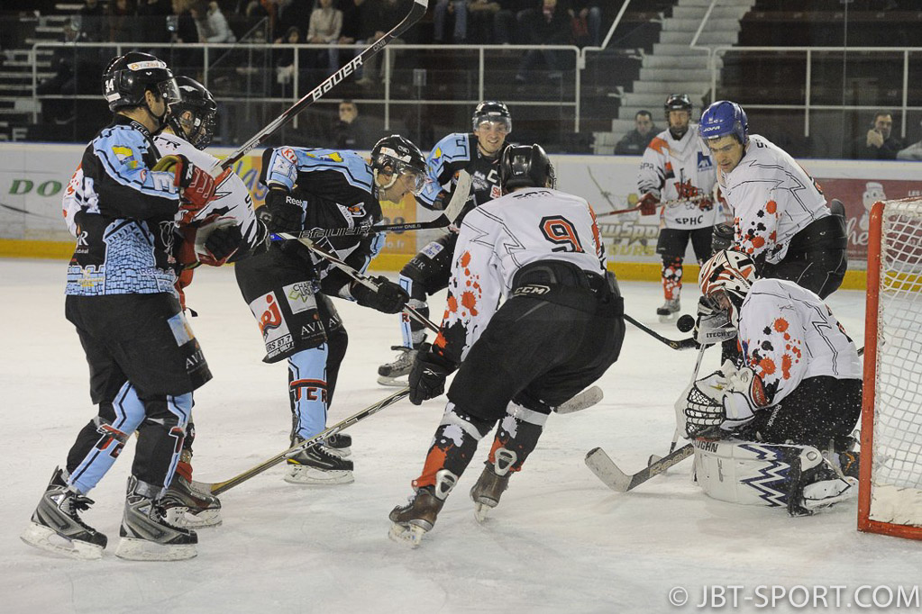 Tours2 - Niort   08-00
( 3e Division )