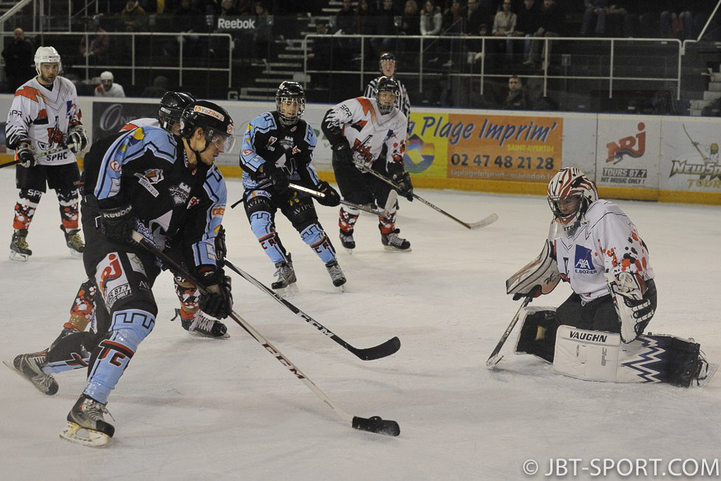 Tours2 - Niort   08-00
( 3e Division )