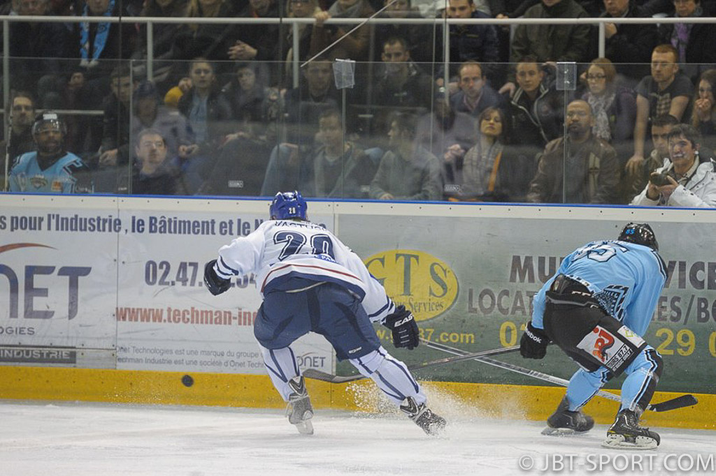 Tours - Français Volants
03 - 02 après prolongation
( 2e Division )