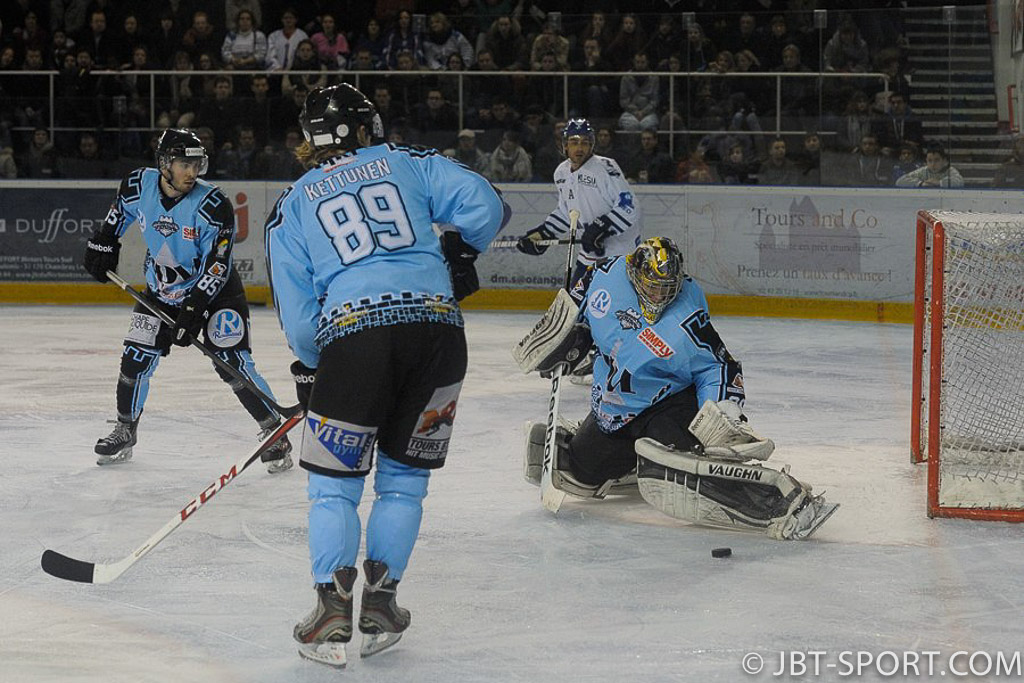Tours - Français Volants
03 - 02 après prolongation
( 2e Division )