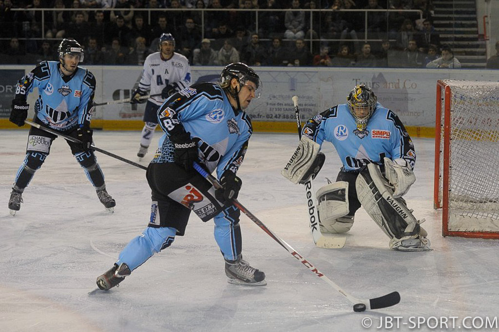 Tours - Français Volants
03 - 02 après prolongation
( 2e Division )