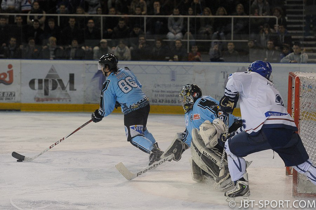 Tours - Français Volants
03 - 02 après prolongation
( 2e Division )