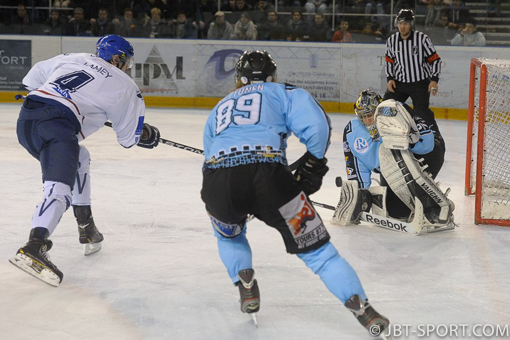 Tours - Français Volants
03 - 02 après prolongation
( 2e Division )