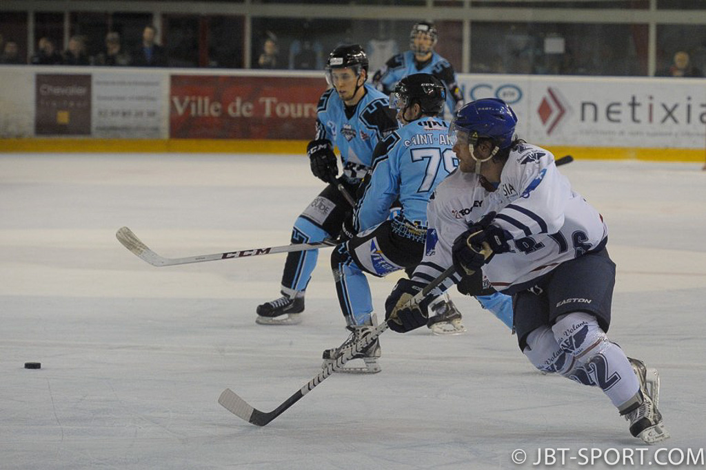 Tours - Français Volants
03 - 02 après prolongation
( 2e Division )