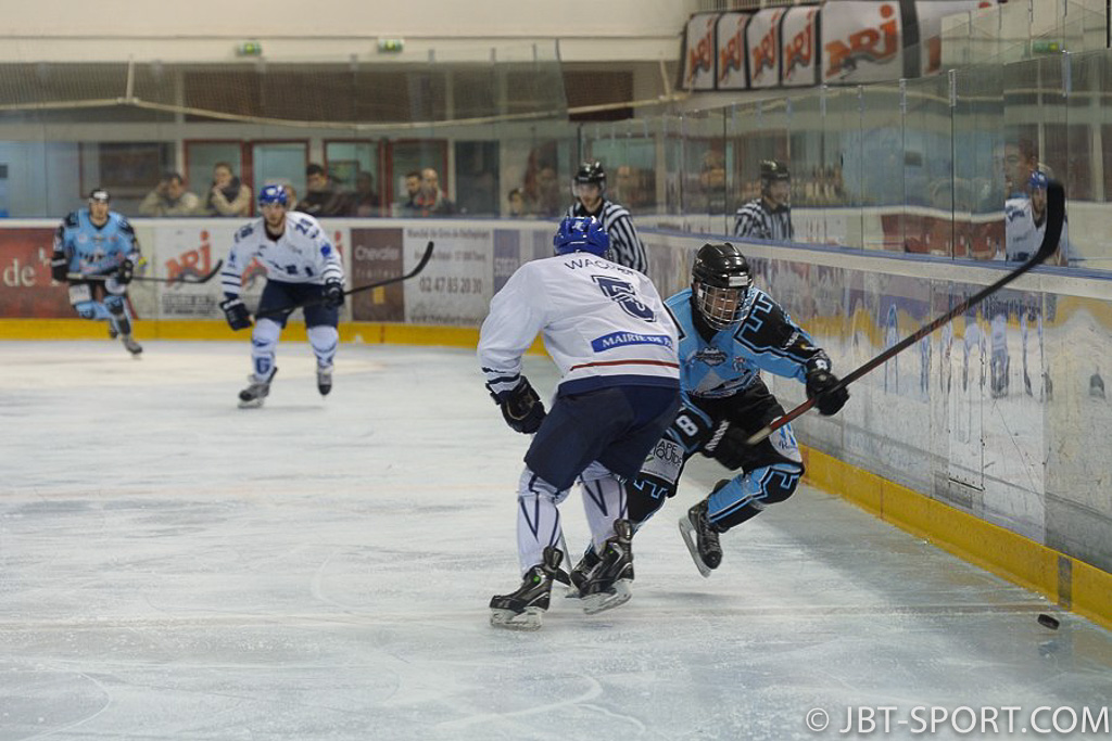 Tours - Français Volants
03 - 02 après prolongation
( 2e Division )