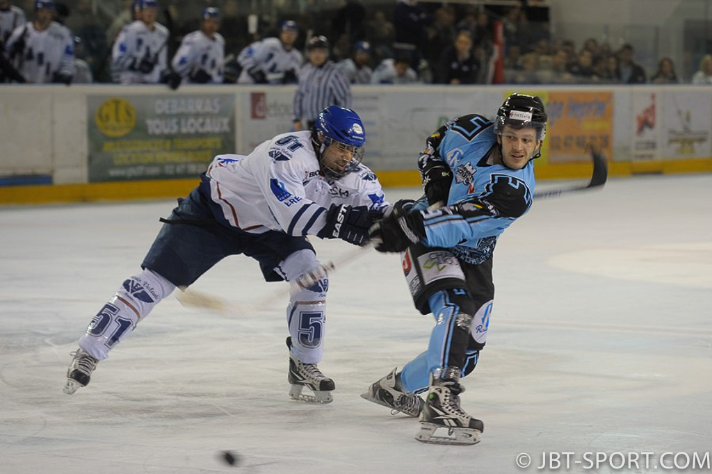 Tours - Français Volants
03 - 02 après prolongation
( 2e Division )