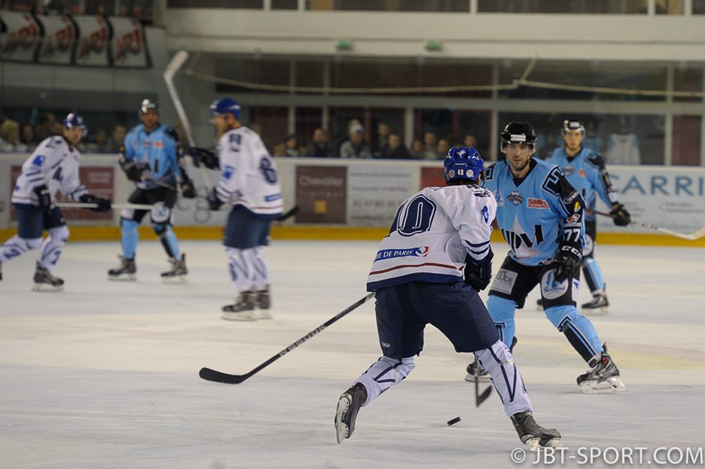 Tours - Français Volants
03 - 02 après prolongation
( 2e Division )