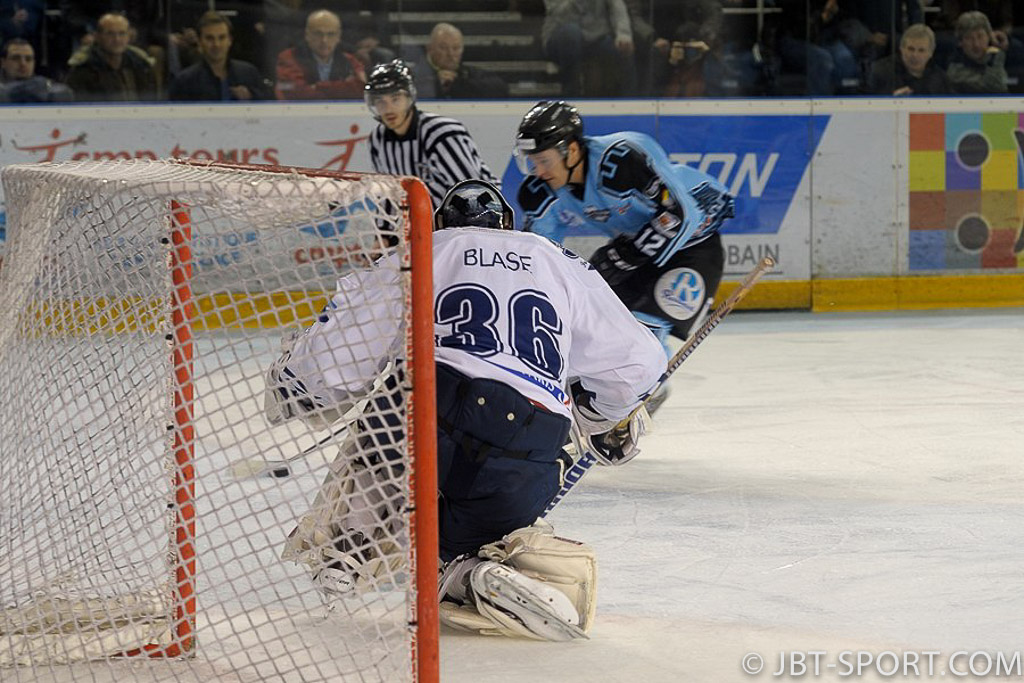 Tours - Français Volants
03 - 02 après prolongation
( 2e Division )