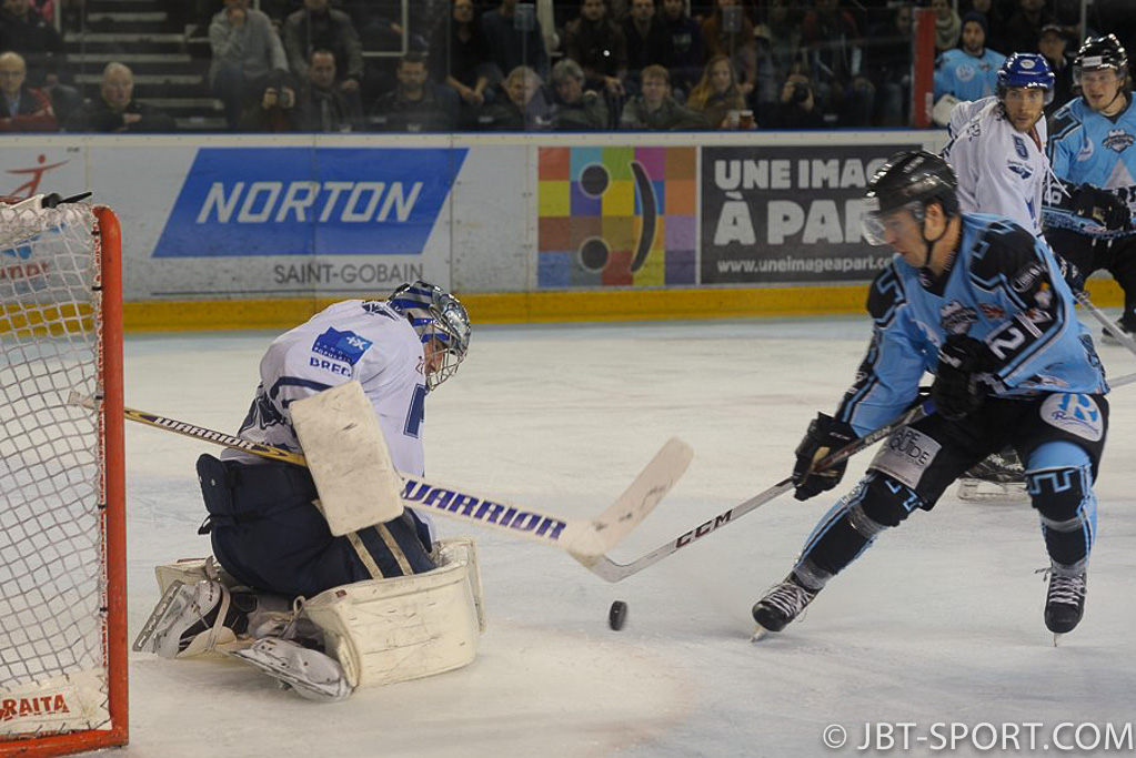 Tours - Français Volants
03 - 02 après prolongation
( 2e Division )
