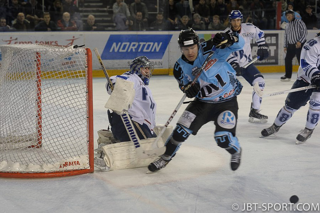 Tours - Français Volants
03 - 02 après prolongation
( 2e Division )