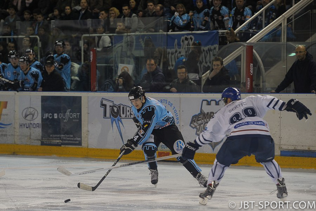 Tours - Français Volants
03 - 02 après prolongation
( 2e Division )