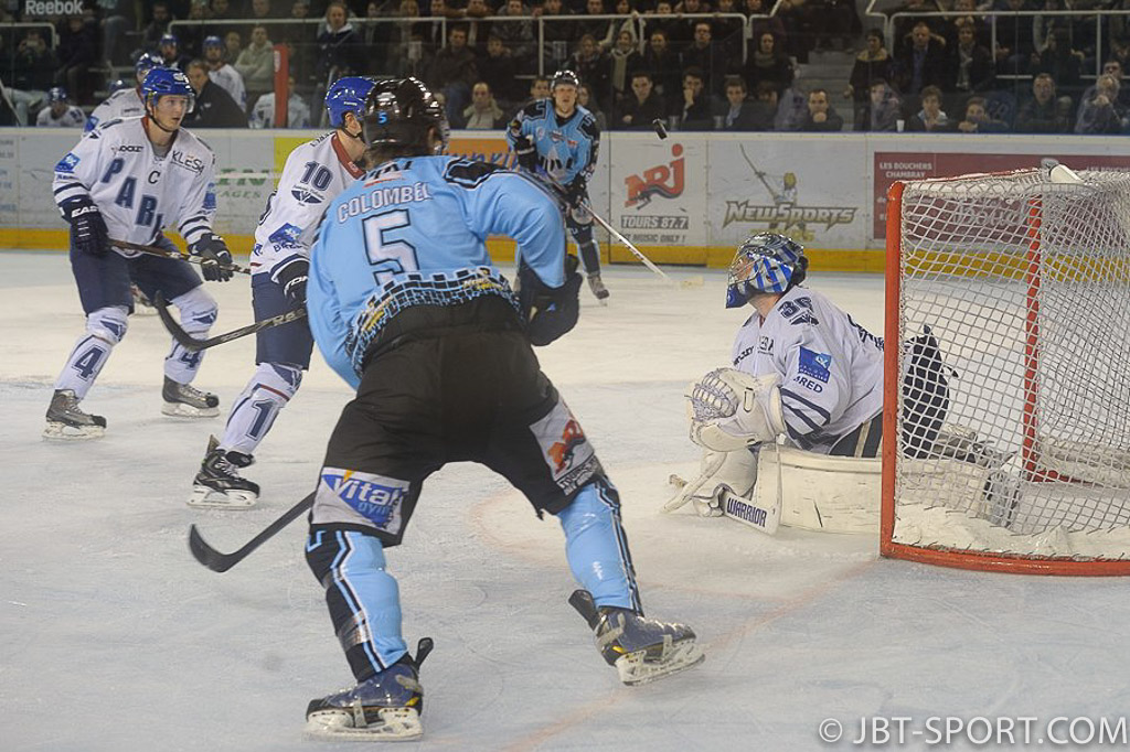Tours - Français Volants
03 - 02 après prolongation
( 2e Division )