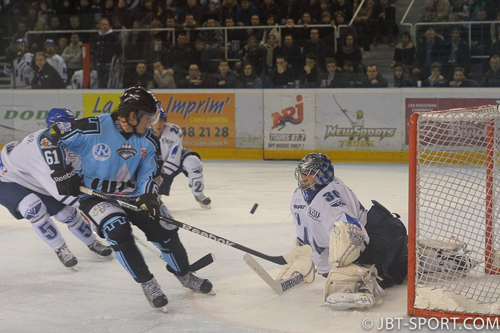 Tours - Français Volants
03 - 02 après prolongation
( 2e Division )