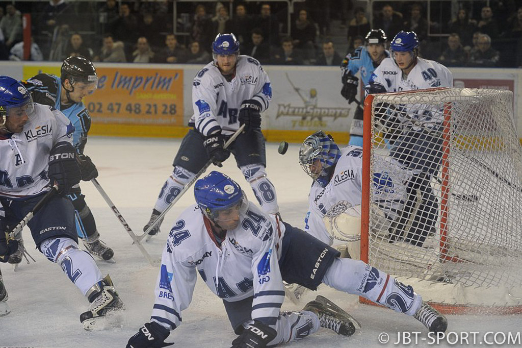 Tours - Français Volants
03 - 02 après prolongation
( 2e Division )