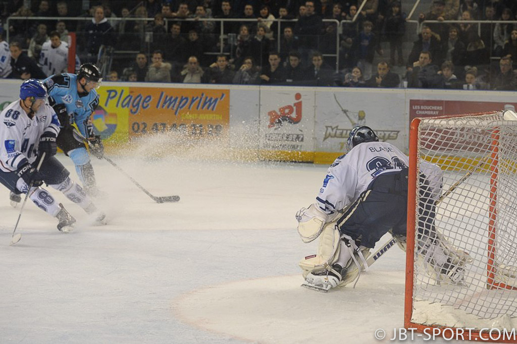 Tours - Français Volants
03 - 02 après prolongation
( 2e Division )