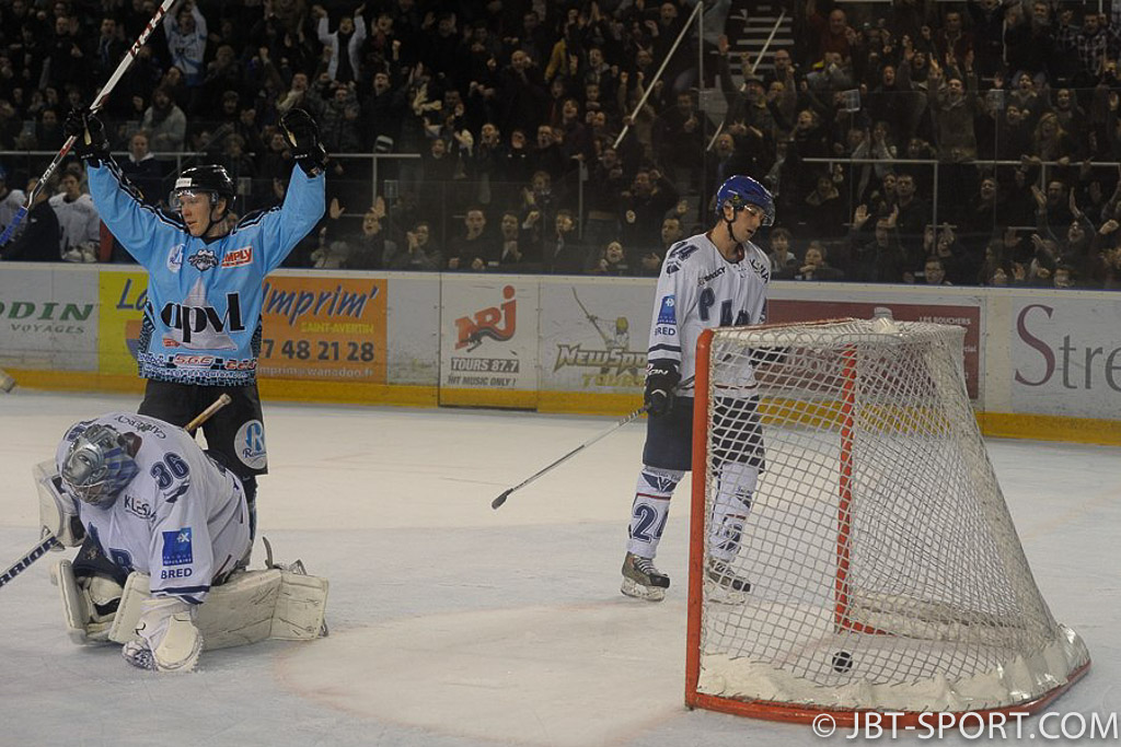 Tours - Français Volants
03 - 02 après prolongation
( 2e Division )