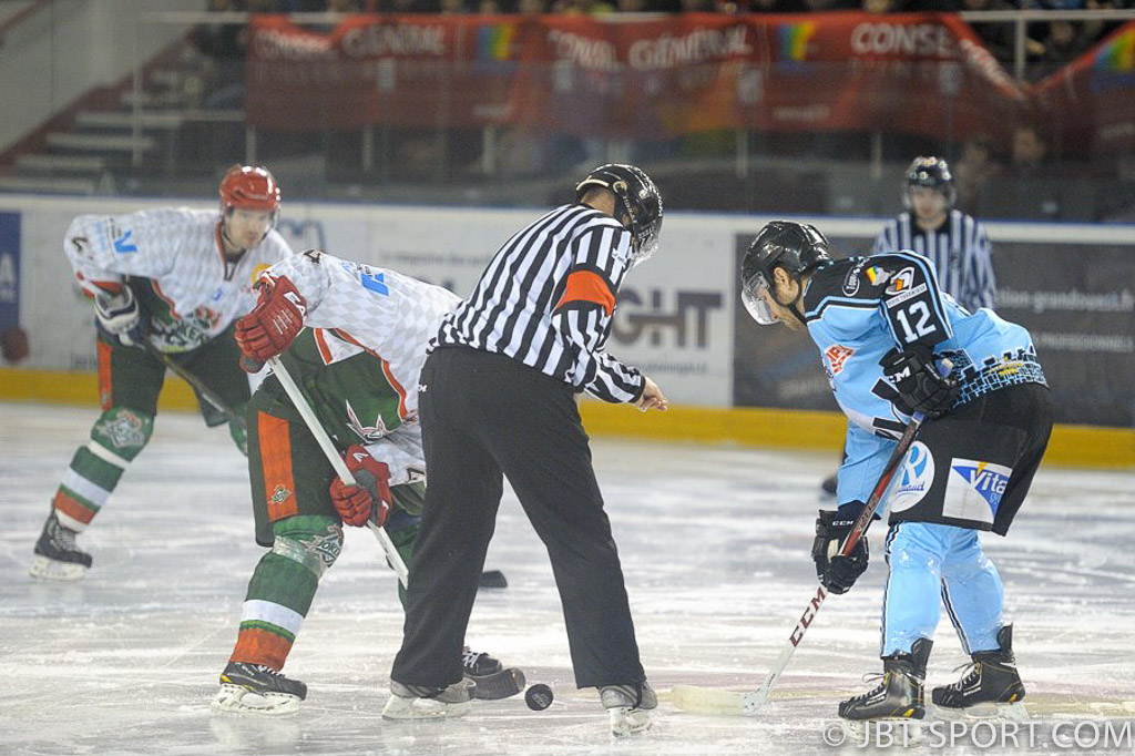 TOURS - CERGY PONTOISE
10 - 01
( 2e Division )
