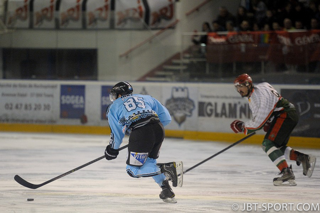 TOURS - CERGY PONTOISE
10 - 01
( 2e Division )