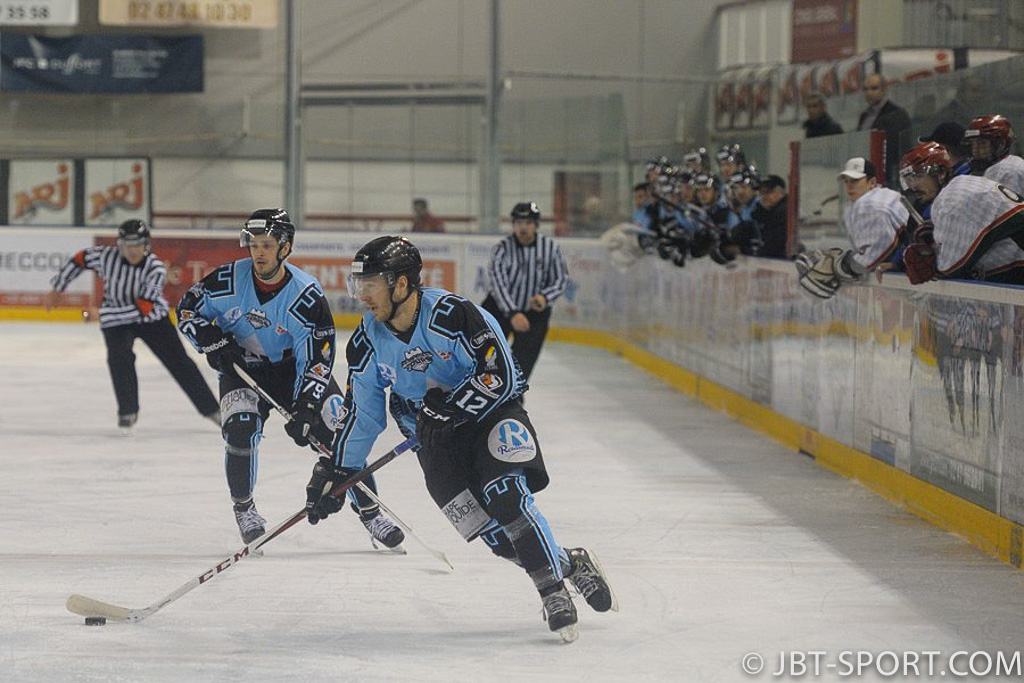 TOURS - CERGY PONTOISE
10 - 01
( 2e Division )