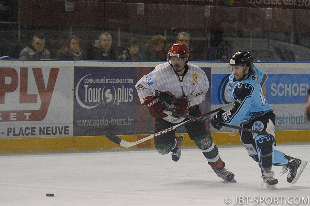 TOURS - CERGY PONTOISE
10 - 01
( 2e Division )