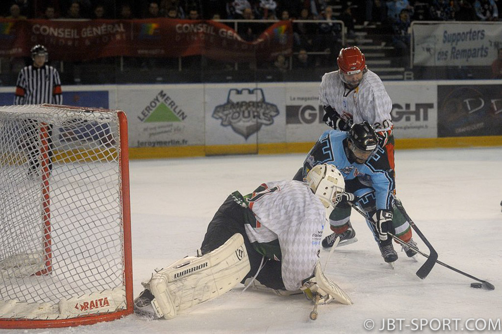 TOURS - CERGY PONTOISE
10 - 01
( 2e Division )