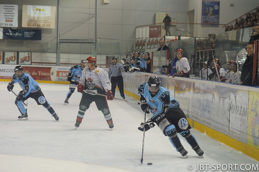 TOURS - CERGY PONTOISE
10 - 01
( 2e Division )