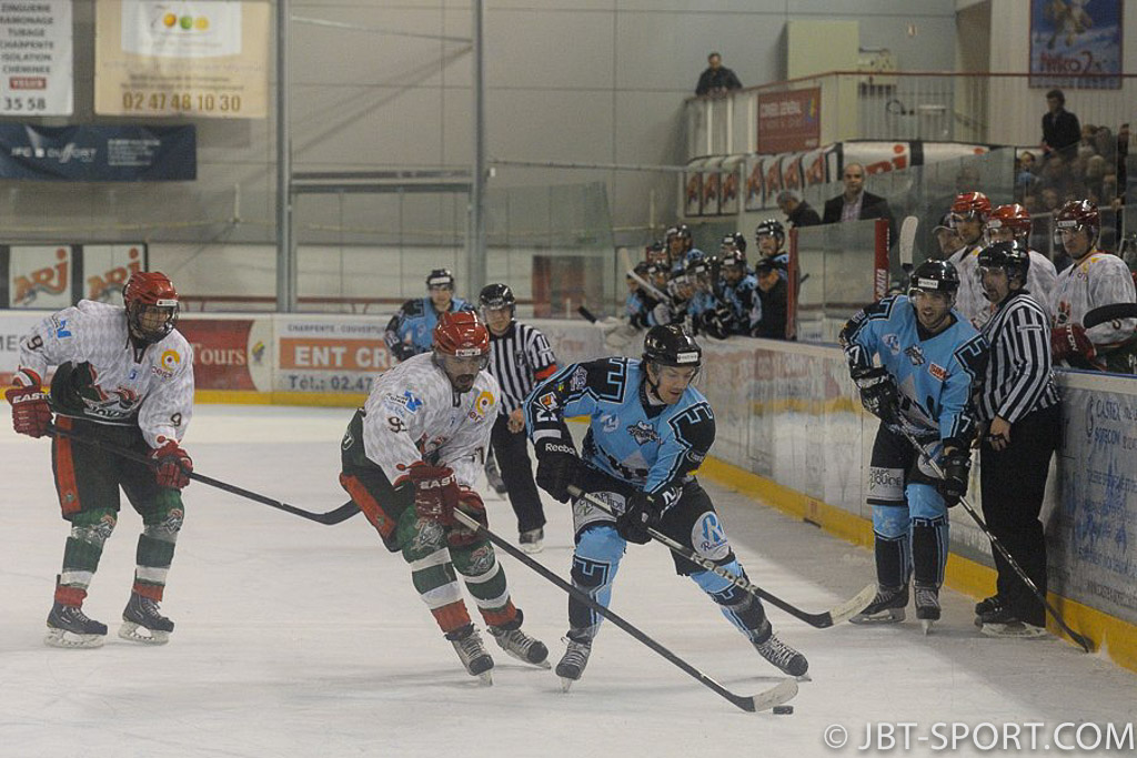 TOURS - CERGY PONTOISE
10 - 01
( 2e Division )