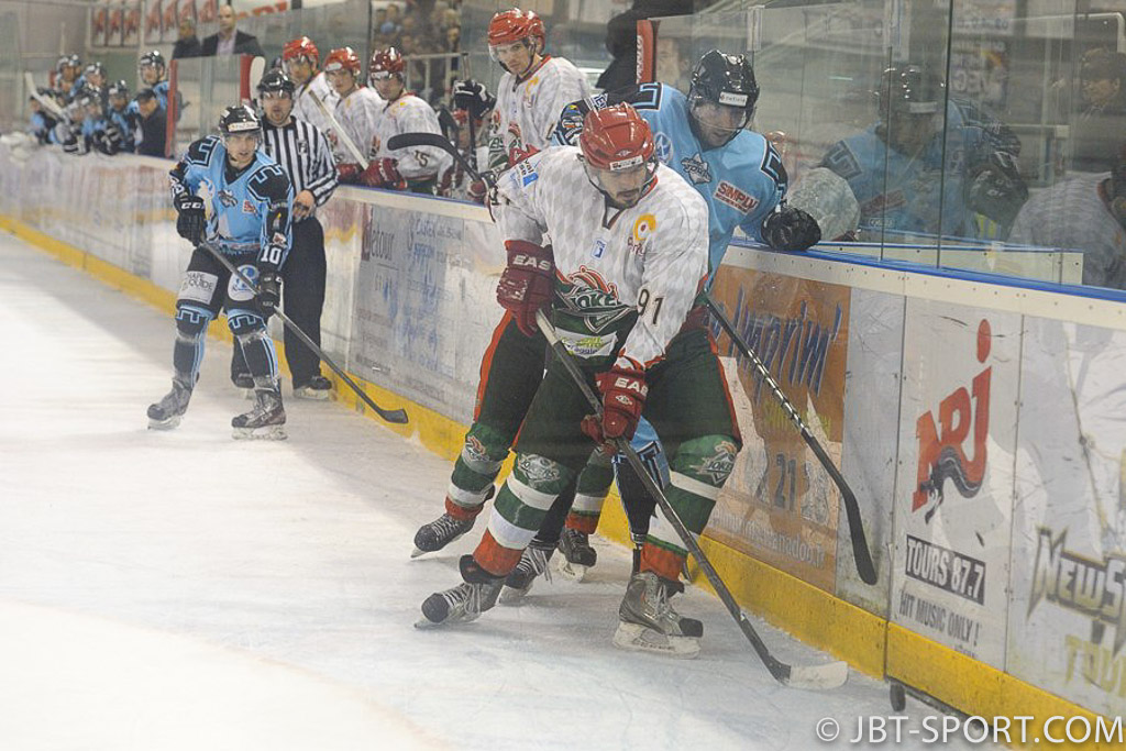 TOURS - CERGY PONTOISE
10 - 01
( 2e Division )