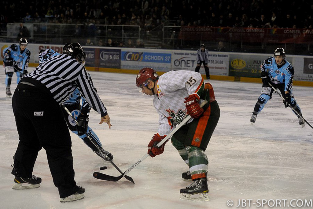 TOURS - CERGY PONTOISE
10 - 01
( 2e Division )