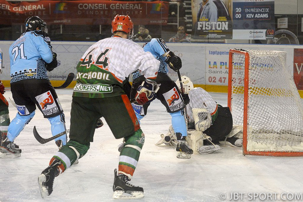 TOURS - CERGY PONTOISE
10 - 01
( 2e Division )
