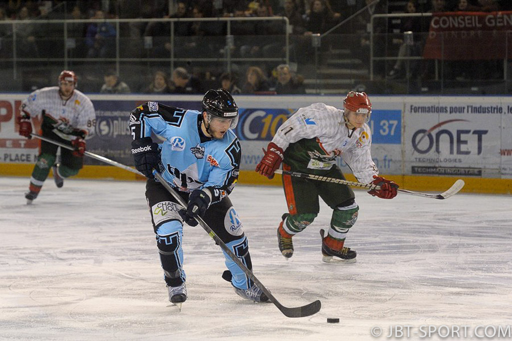 TOURS - CERGY PONTOISE
10 - 01
( 2e Division )