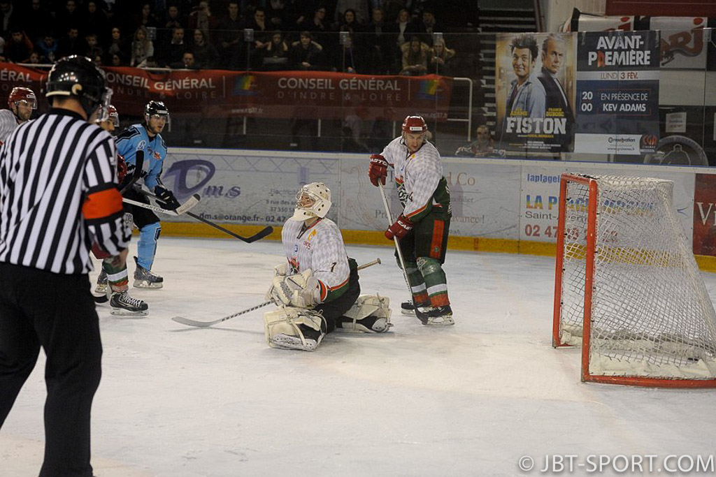 TOURS - CERGY PONTOISE
10 - 01
( 2e Division )