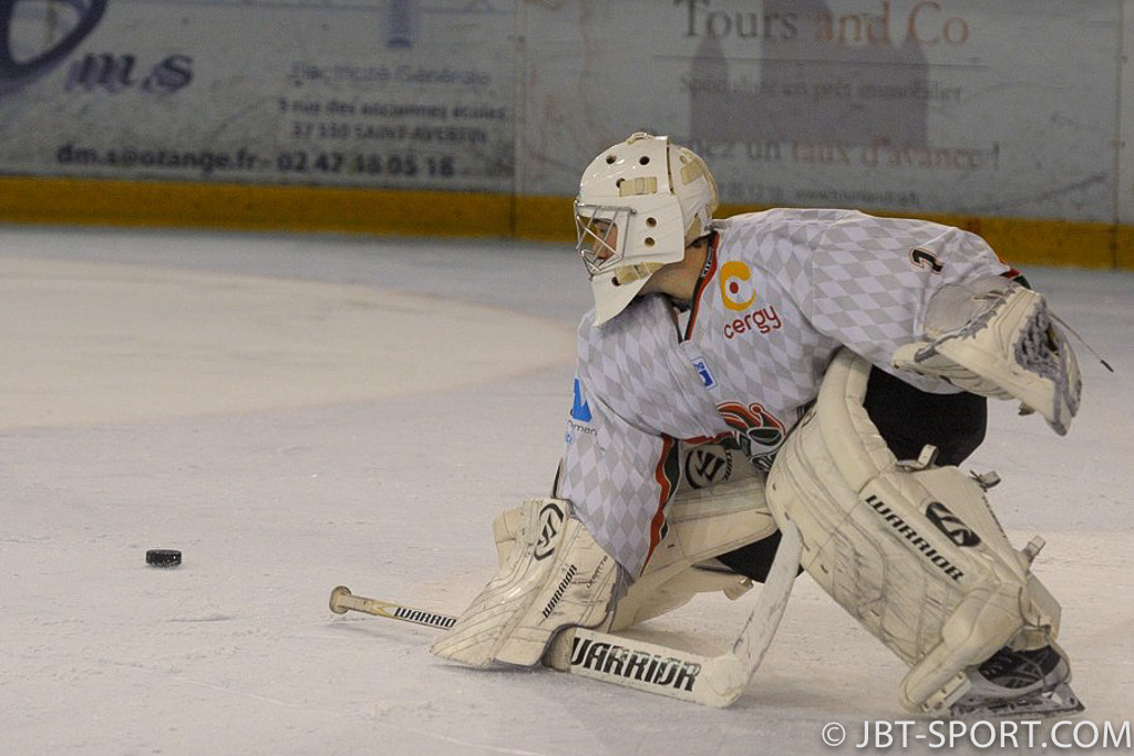 TOURS - CERGY PONTOISE
10 - 01
( 2e Division )
