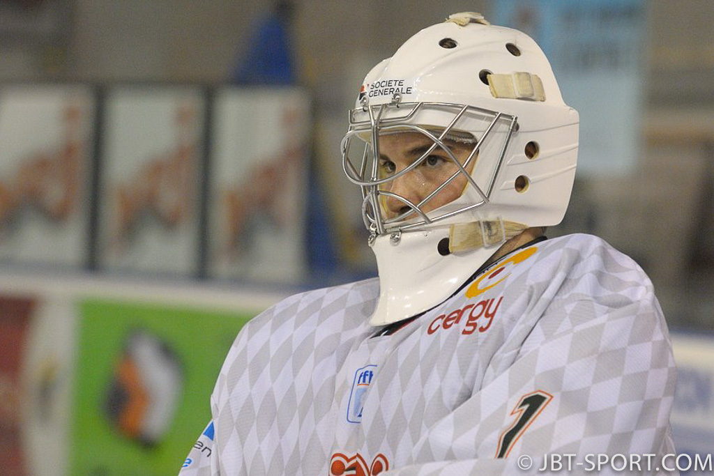 TOURS - CERGY PONTOISE
10 - 01
( 2e Division )