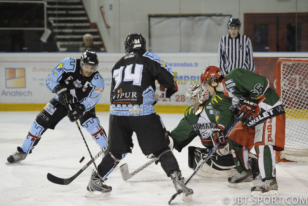 Tours2 - Anglet2   09-04
( 3e Division )