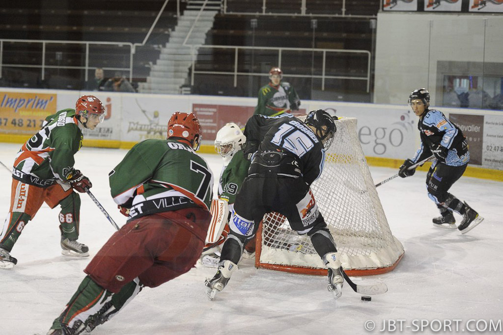 Tours2 - Anglet2   09-04
( 3e Division )