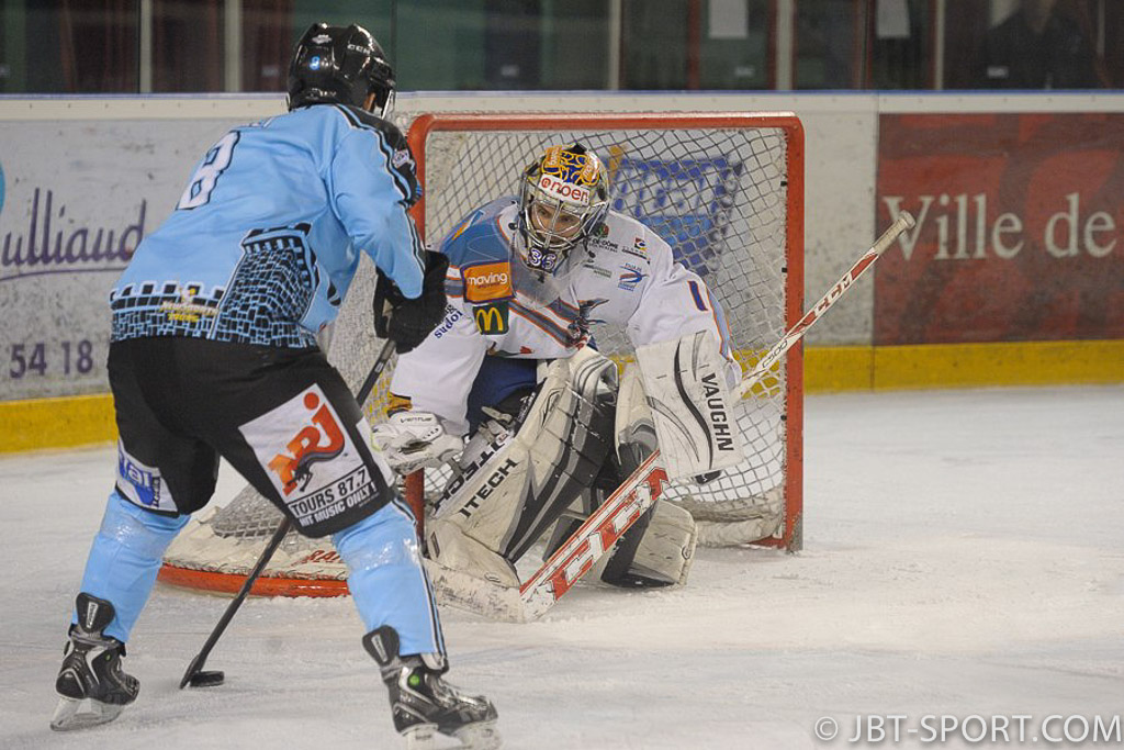 Tours - Clermont-Ferrand
03 - 05