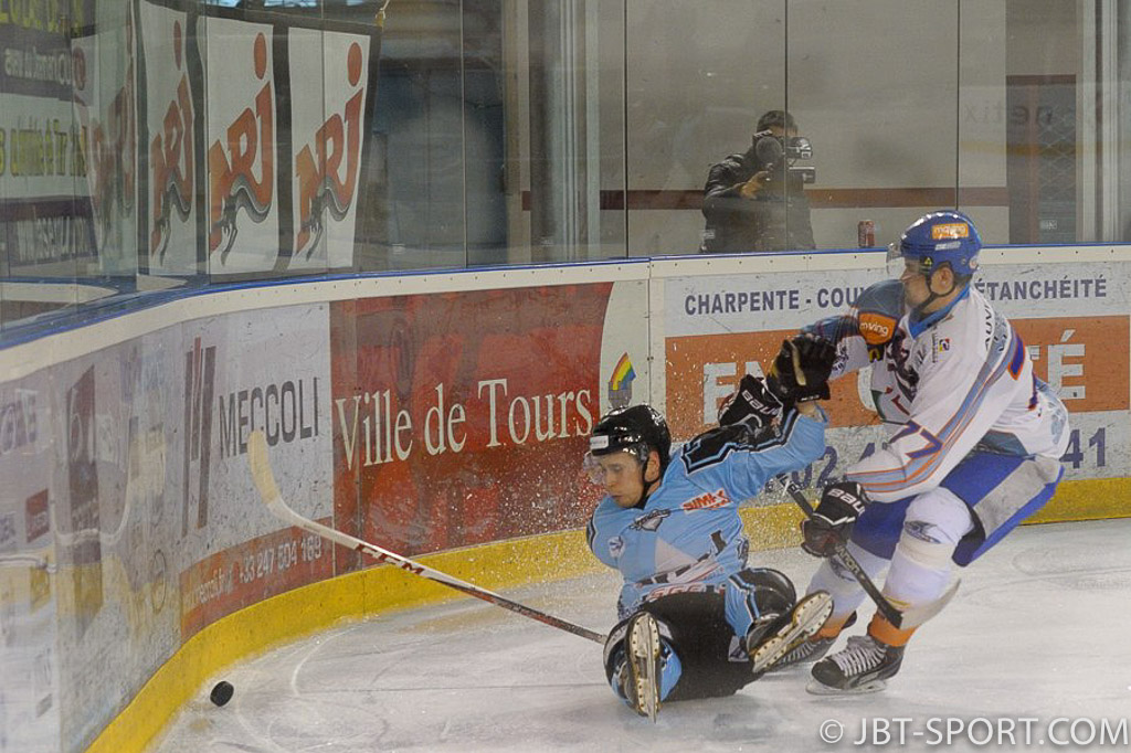 Tours - Clermont-Ferrand
03 - 05