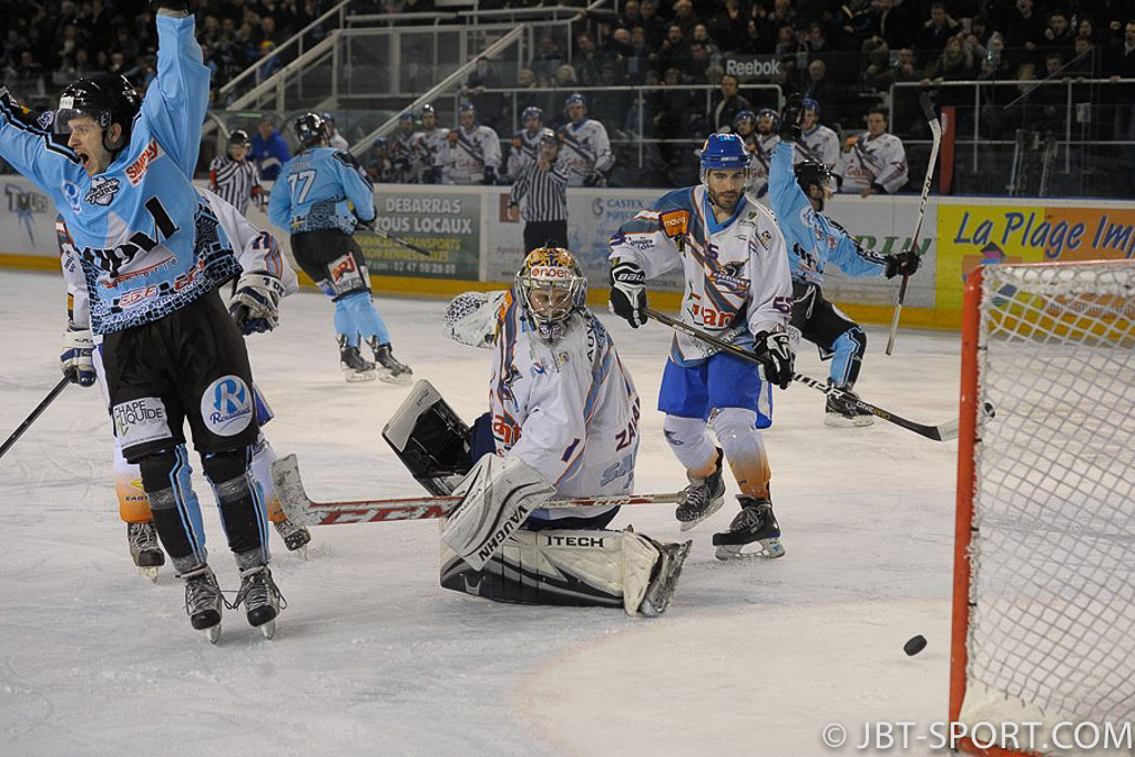 Tours - Clermont-Ferrand
03 - 05