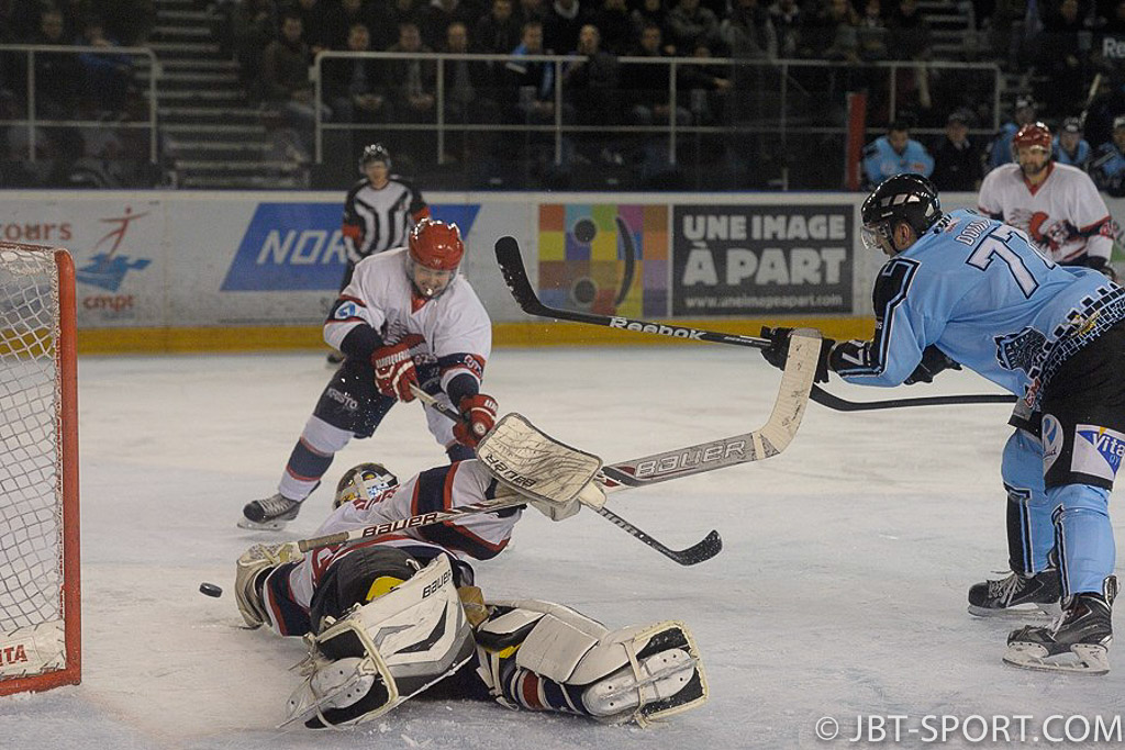Tours - Evry
1/8 de finale Play Offs match retour
05 -04
( 2e Division )