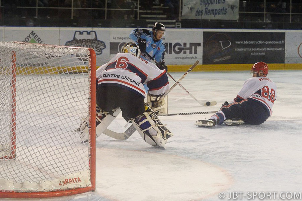 Tours - Evry
1/8 de finale Play Offs match retour
05 -04
( 2e Division )